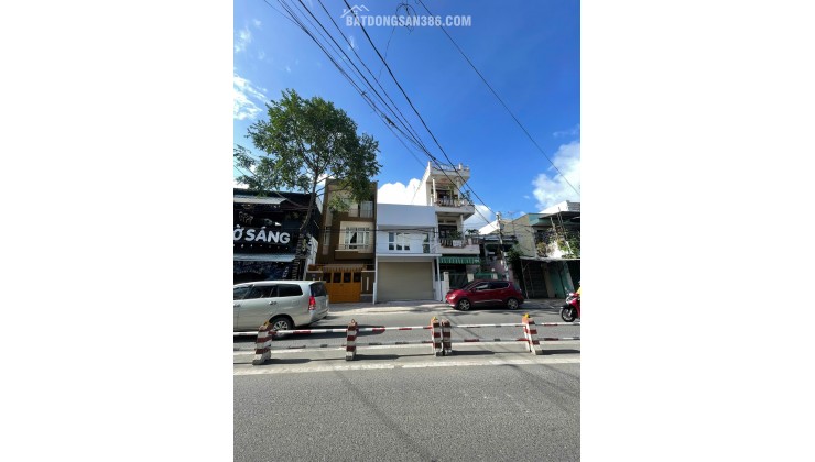 NHÀ NGAY KHU PHỐ TÂY NHA TRANG KINH DOANH SÀM UẤT SÃN DONG TIỀN CHO THUÊ